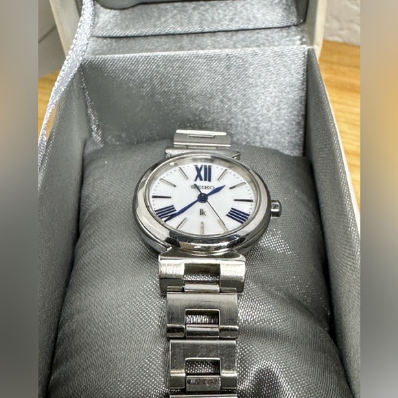 Seiko Lukia solar watch - Picture 2 of 14